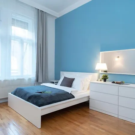 New Trendy At The Perfect Location Apartament